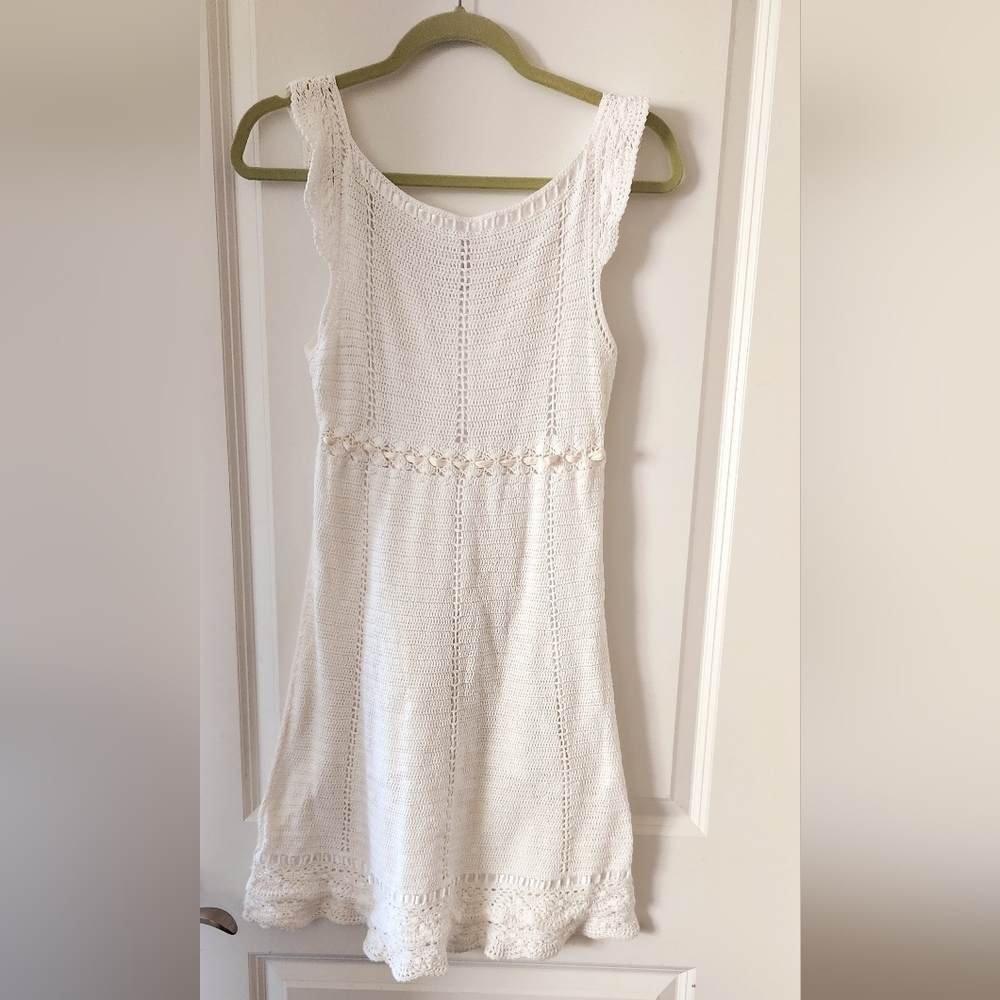 Lilly Pulitzer Meena White Crochet Lace Mini Dress With A Front‎ Bow Tie. - Picture 3 of 6